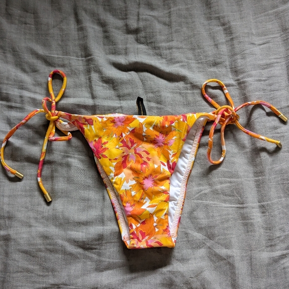 Vix Lowana Bikini Bottom Floral - Picture 1 of 3